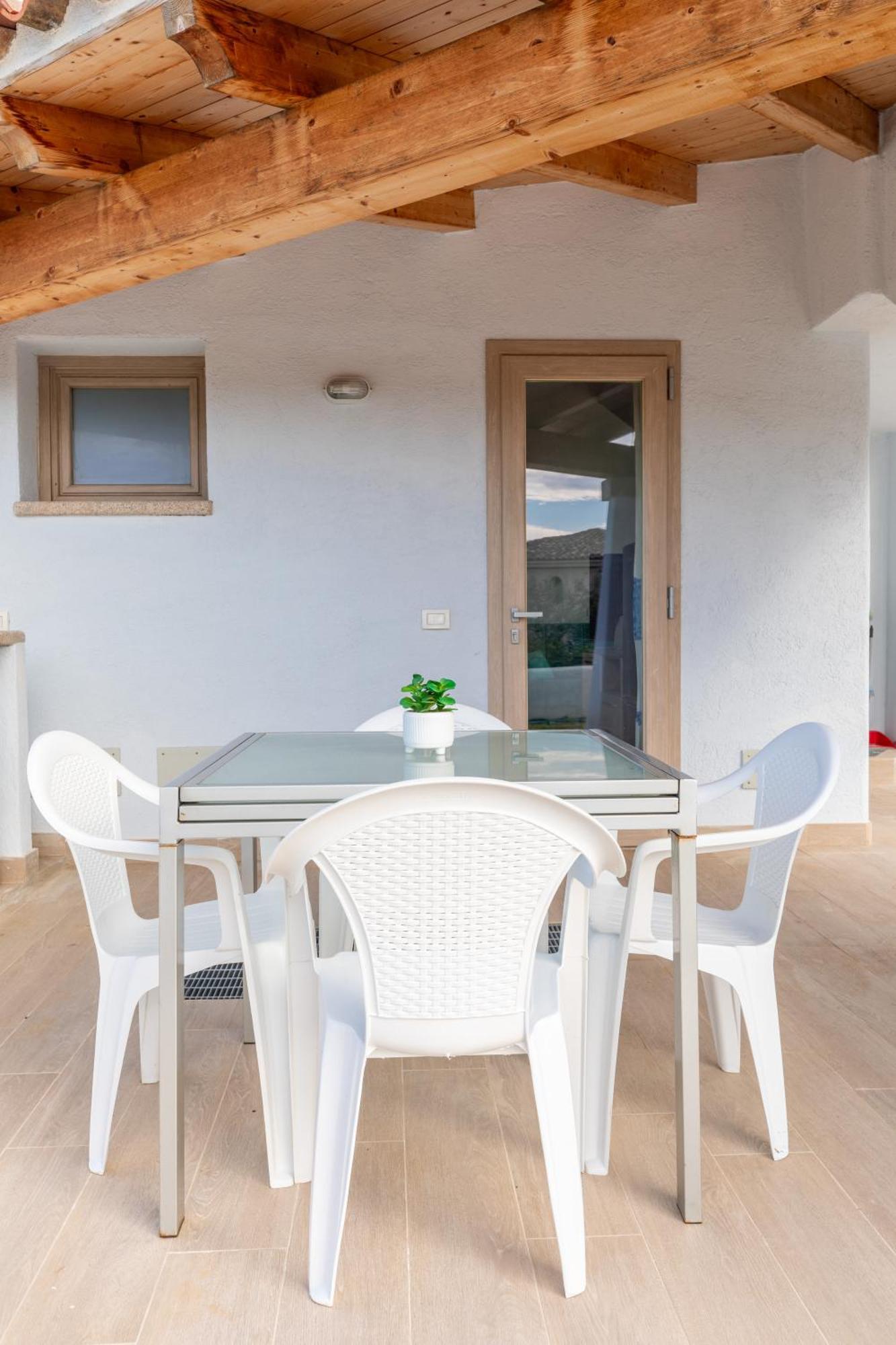 Sea View House 4 *